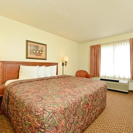 Americas Best Value Inn And Suites Overland Park Ruang foto