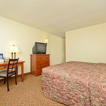 Americas Best Value Inn And Suites Overland Park Ruang foto