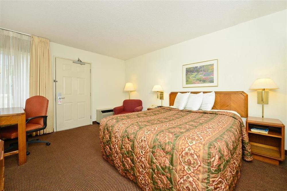 Americas Best Value Inn And Suites Overland Park Ruang foto