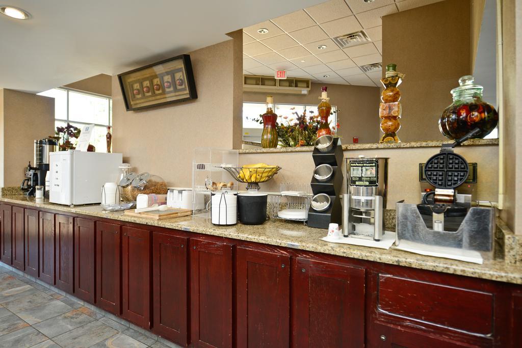 Americas Best Value Inn And Suites Overland Park Restoran foto